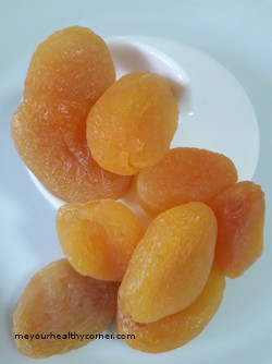 Dried apricots are rich in important nutrients, especially fibre, copper, potassium and Vitamin A and E.